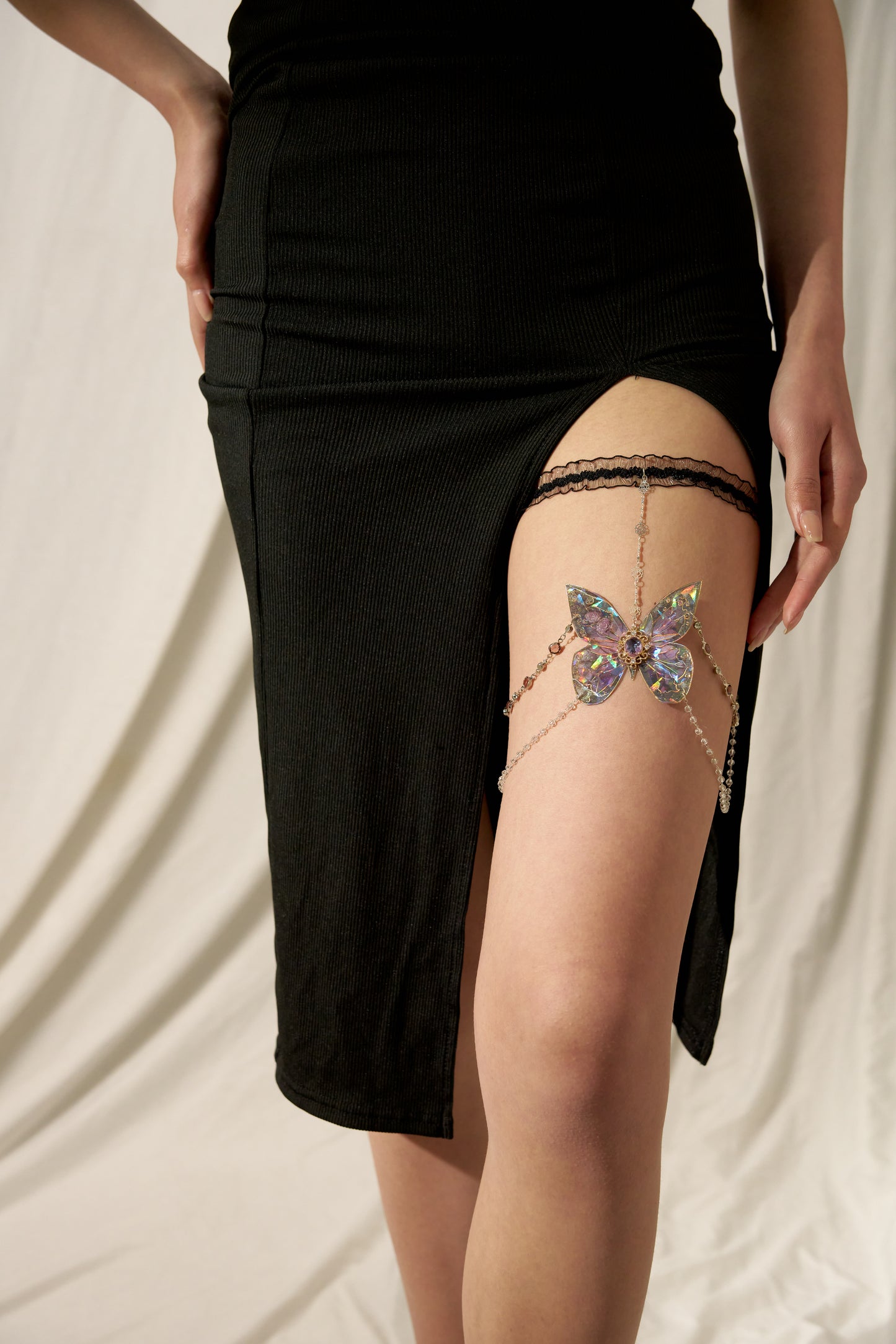 Butterfly Leg Chain | Dark